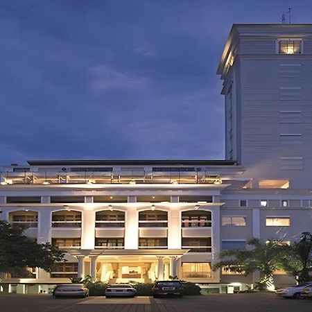 Le Beringin Hotel Салатига Екстериор снимка