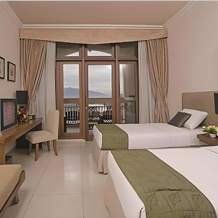 Le Beringin Hotel Салатига Екстериор снимка