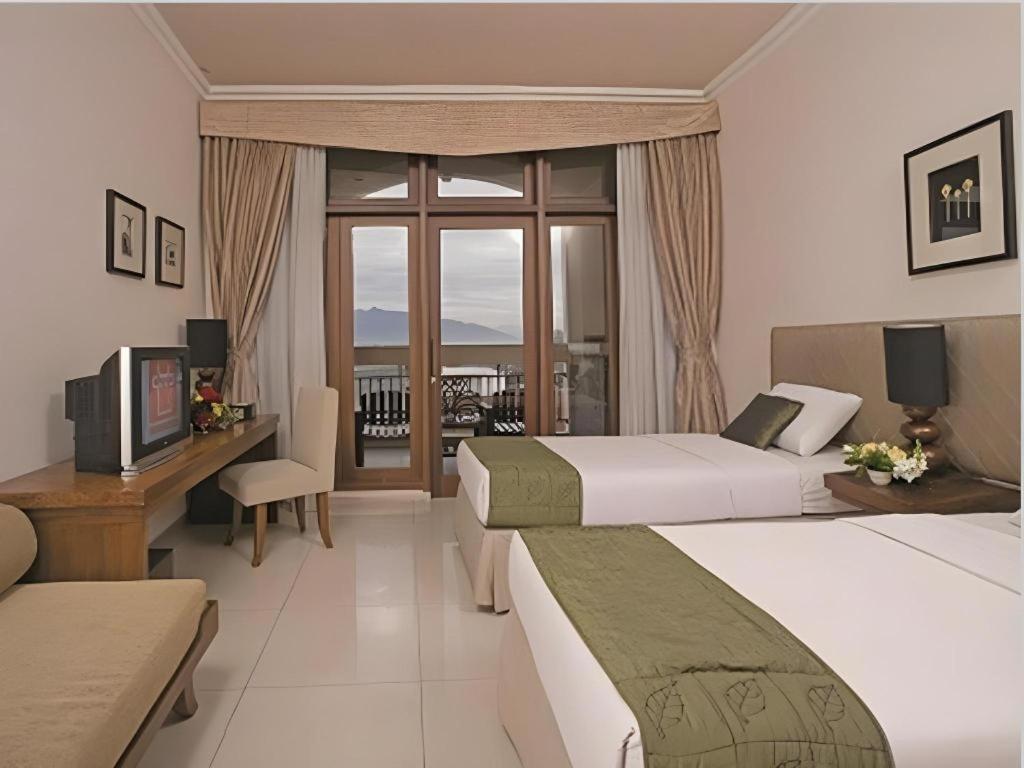 Le Beringin Hotel Салатига Екстериор снимка