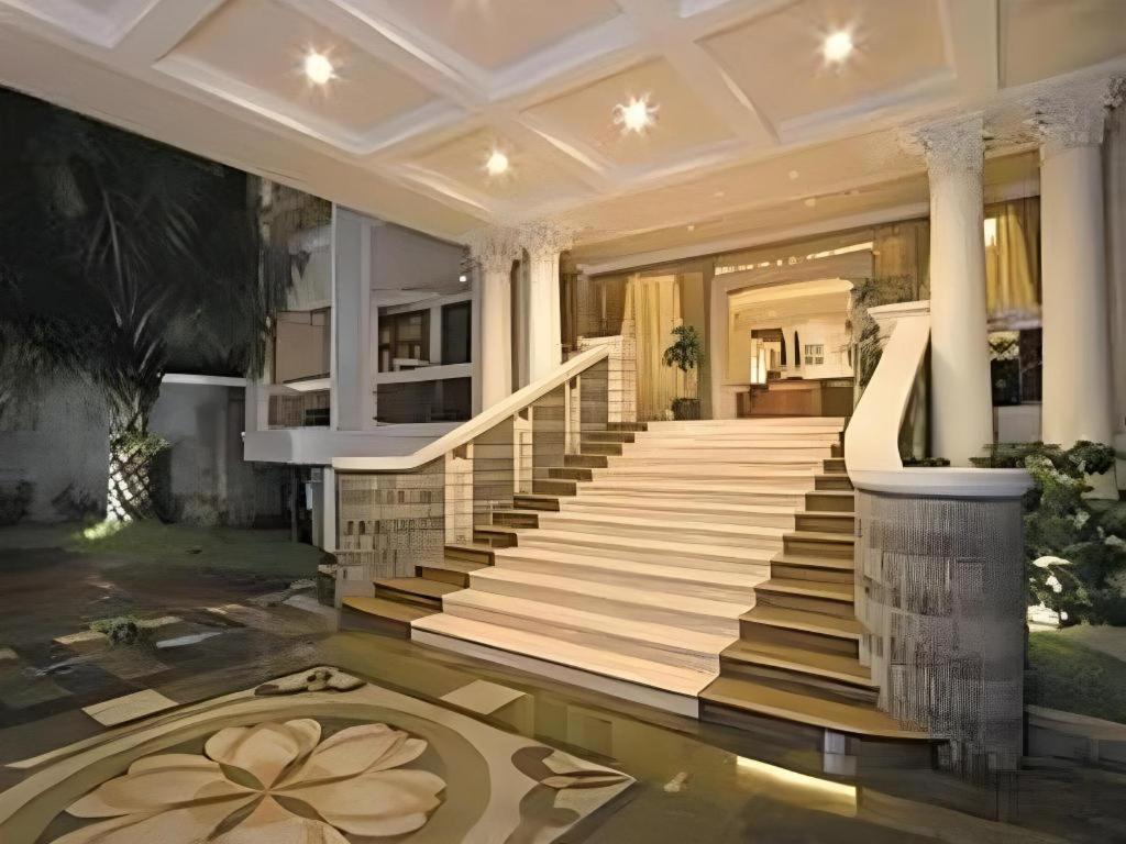 Le Beringin Hotel Салатига Екстериор снимка