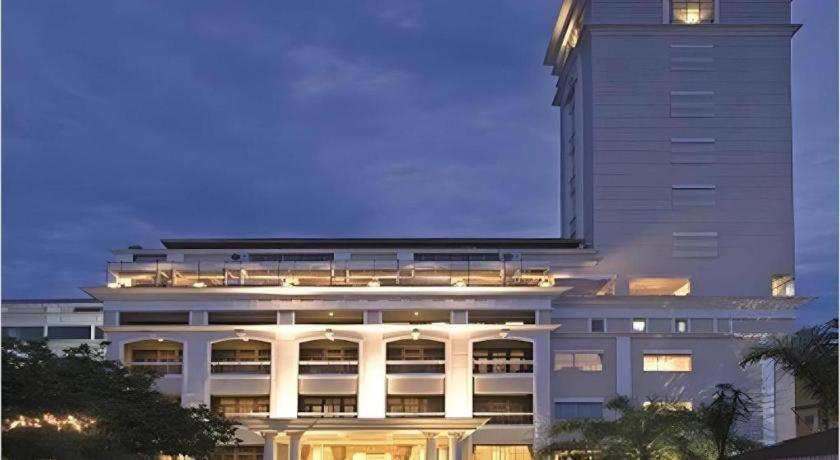Le Beringin Hotel Салатига Екстериор снимка